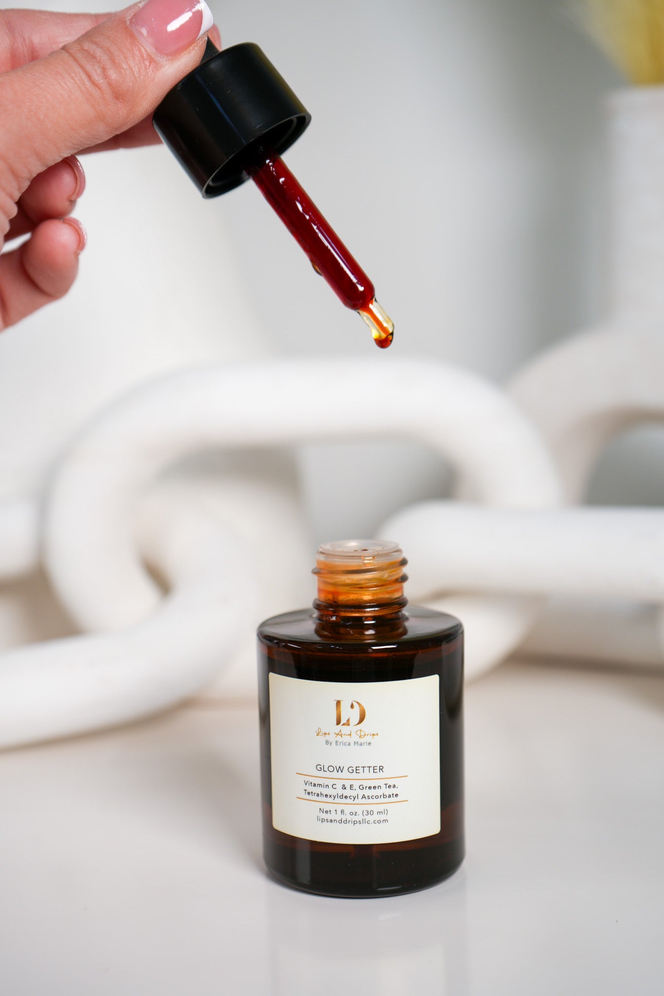 Glow Getter Serum – Brightening & Antioxidant Treatment