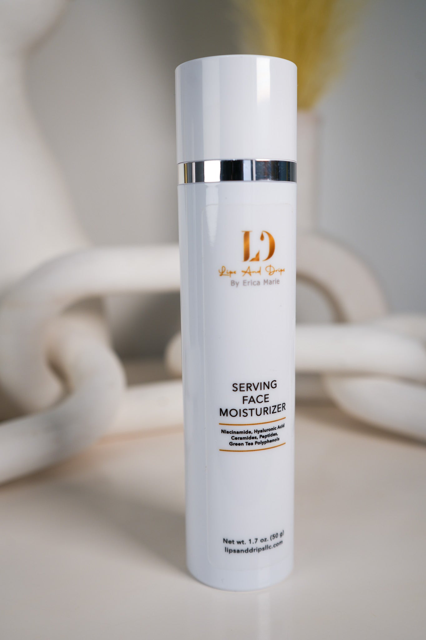 Serving Face Moisturizer