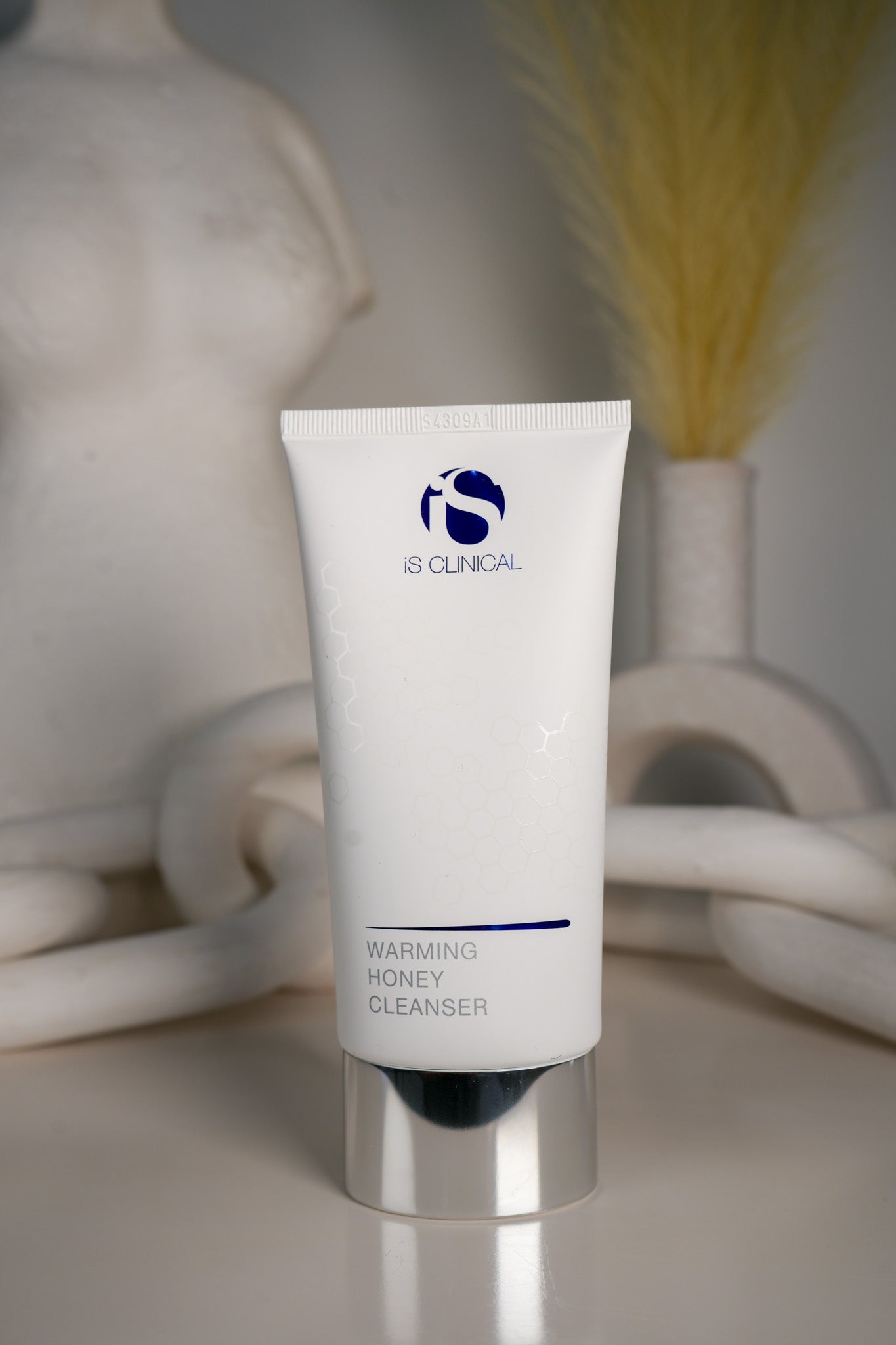 iS Clinical Warming Honey Cleanser